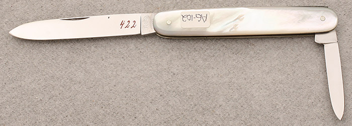 HEN & ROOSTER - WHITE PEARL - 4" CLOSED - 422 ON MAIN BLADE - DROP POINT BLADE - PEN BLADE