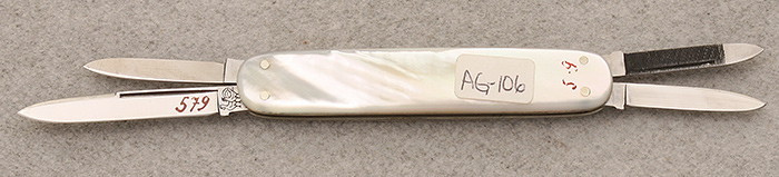 HEN & ROOSTER - WHITE PEARL - 3" CLOSED - 3 PEN BLADES AND A FILE BLADE - 579 ON MAIN BLADE