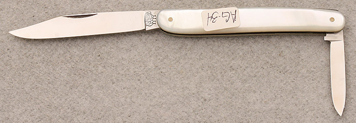 HEN & ROOSTER 3" SERPENTINE 2 BLADE 2-1/4" CLIP POINT 1-1/2" PEN MOTHER-OF-PEARL